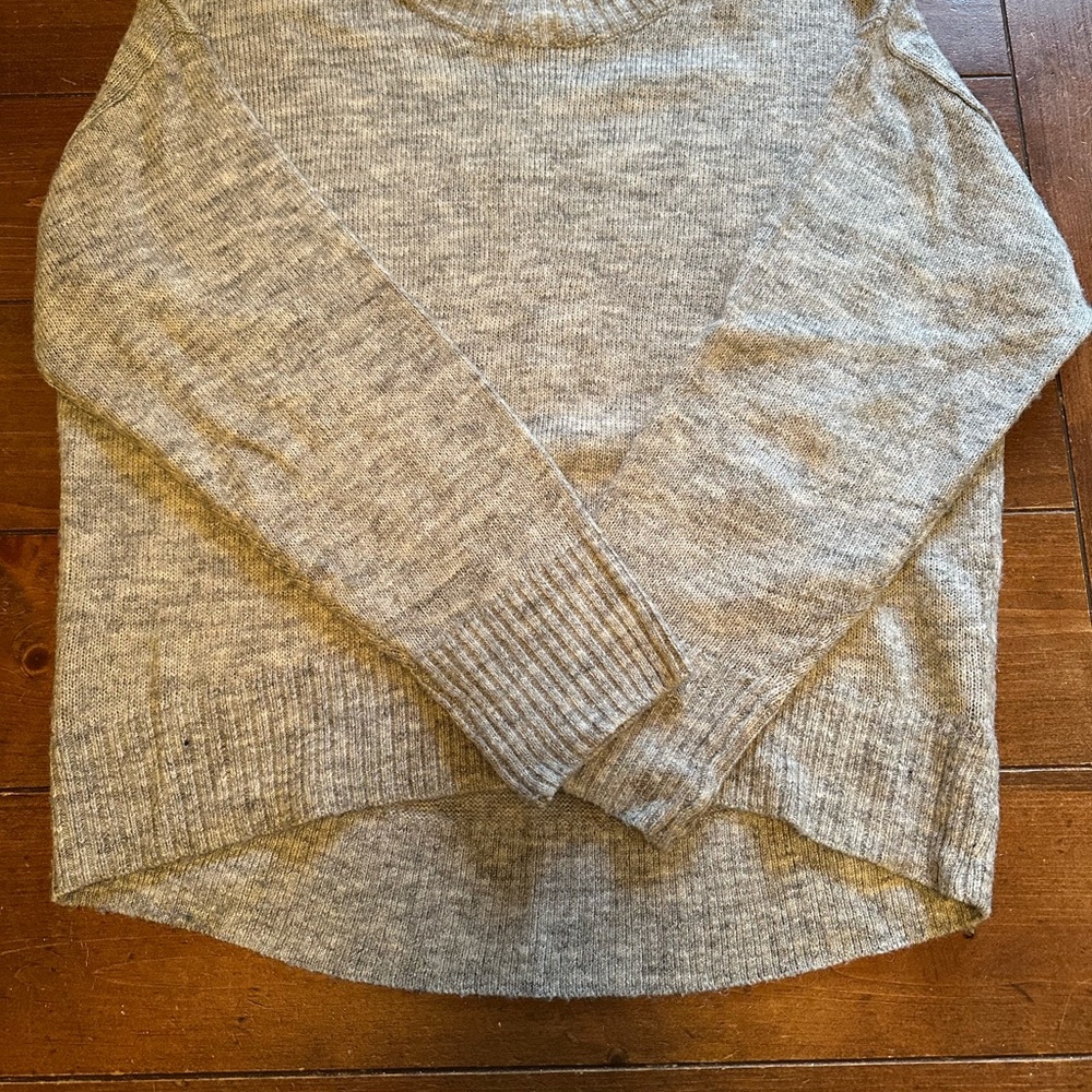 Old Navy Light Gray Women's Turtleneck Sweater